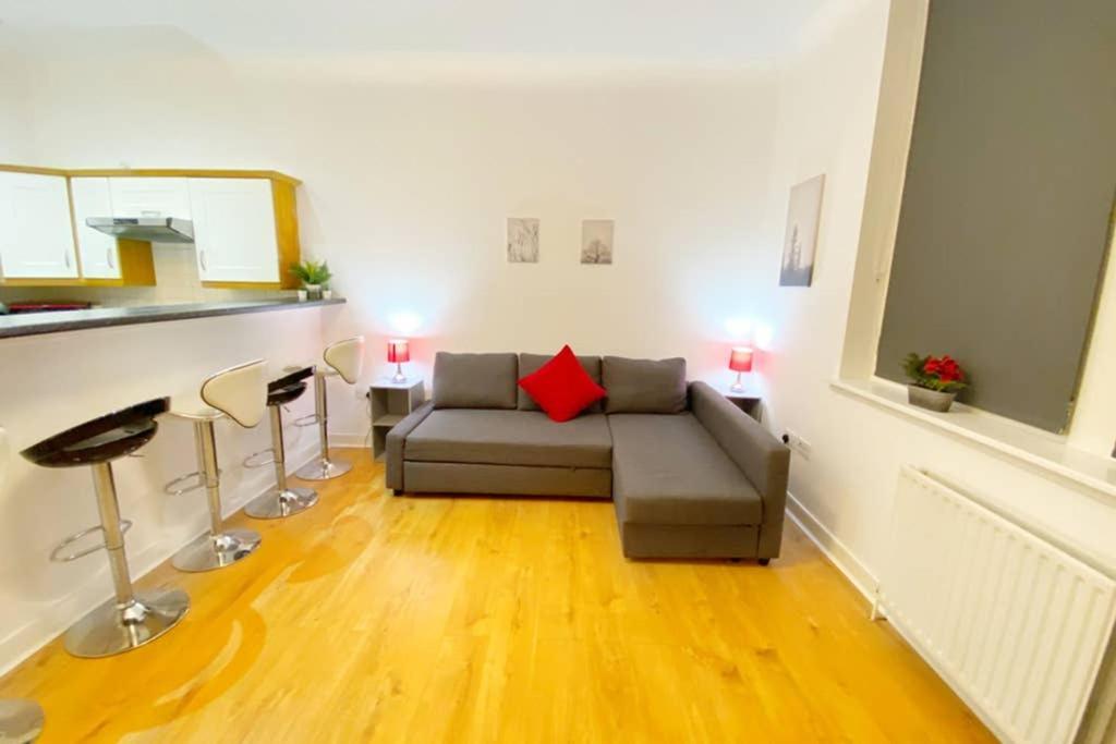 Cozy Nights - Ibrox Street Apartment Glasgow Exterior foto