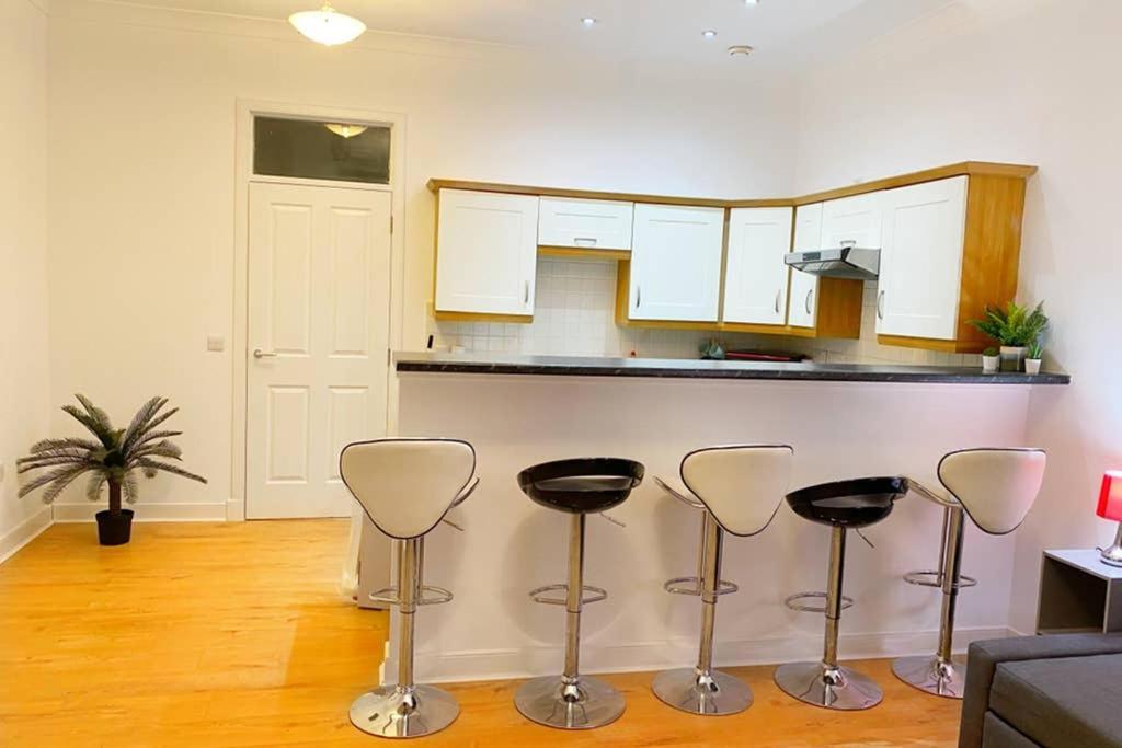 Cozy Nights - Ibrox Street Apartment Glasgow Exterior foto
