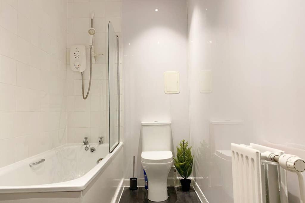 Cozy Nights - Ibrox Street Apartment Glasgow Exterior foto